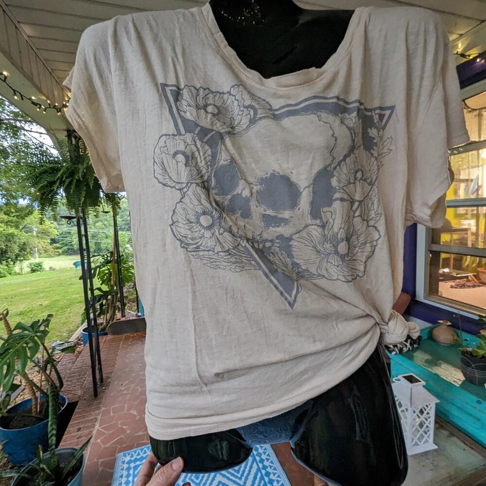 Wolf Child skull and flowers tee
